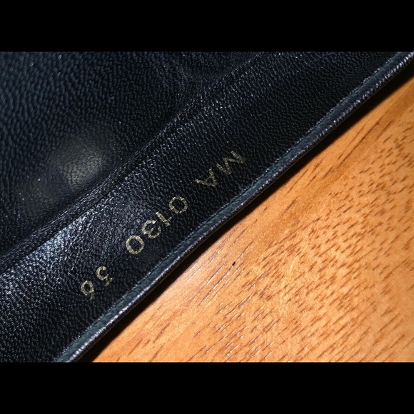 LOUIS VUITTON
 Balerina shoes - Picture 2 of 8